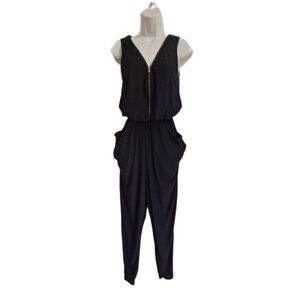 Forever 21 Women's Sleeveless Romper Black Color Size S V-Neck Front & Back Zip